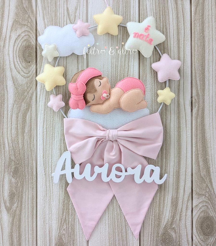 Fiocco nascita bimba fatto a mano con stelle e nome in legno
