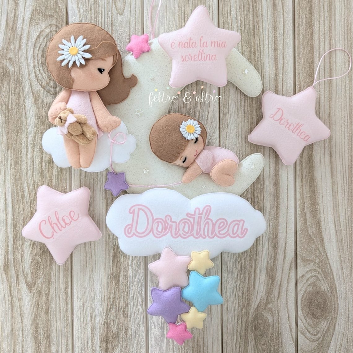 Fiocchi nascita fatti a mano con fratelli e sorelle che annunciano 1 Fiocco nascita bimba fatto a mano delicato con sorella maggiore