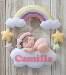 Fiocchi nascita fatti a mano e regali nascita personalizzati 21 7 - Fiocco nascita bimba fatto a mano, linea DELUXE - modello Dolci Sogni, con bimba su nuvola con nome, stelle ed arcobaleno