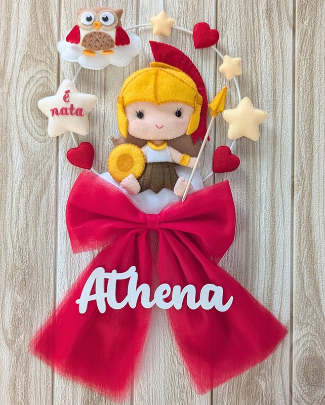 Telaio nascita con fiocco in tulle personalizzato con Athena, gufetto e nome in legno