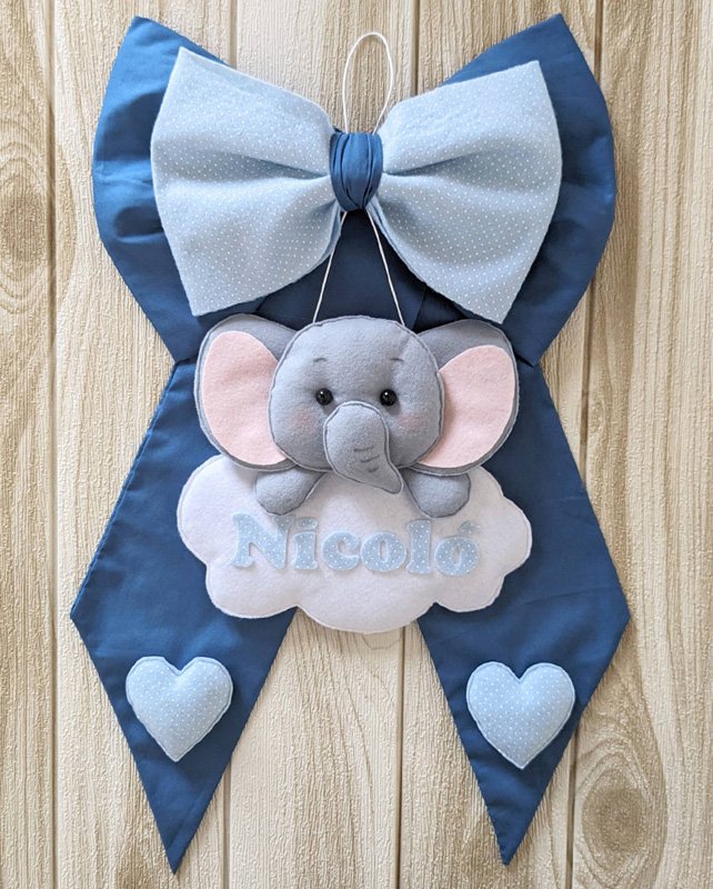 fiocco nascita maschietto in cotone blu personalizzato con nuvoletta con nome, elefantino e cuori in pannolenci