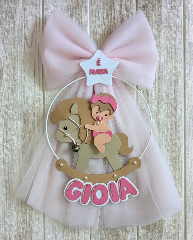 fiocco nascita in tulle con ghirlanda decorativa con stella, pony a dondolo, bimba a cavallo e nome 